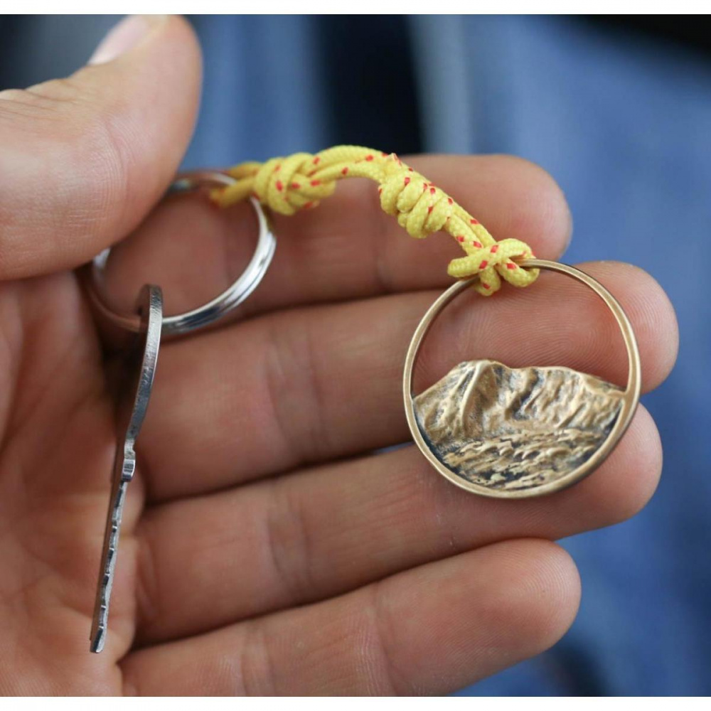 Брелок бронзовый ExJe Пик Победа