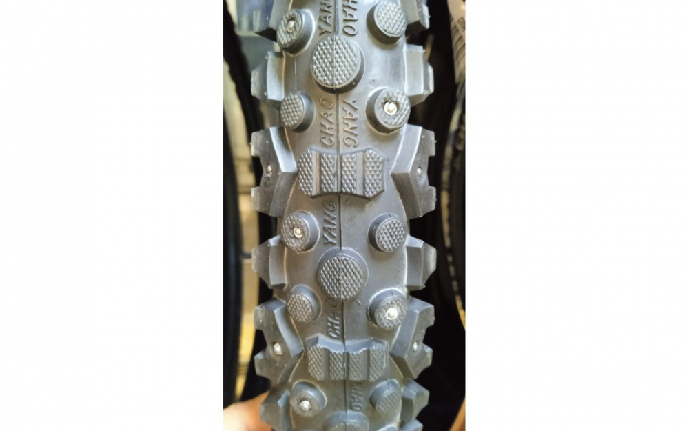 Покрышка шипованная Chaoyang 26x2.35 H-557