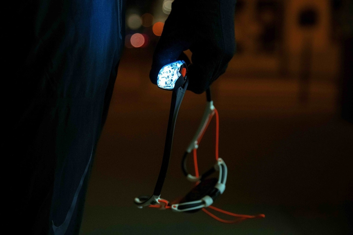 Обзор на фонарь Petzl IKO CORE 