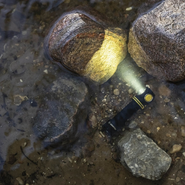 Фонарь Armytek Elf C2 USB-C Теплый