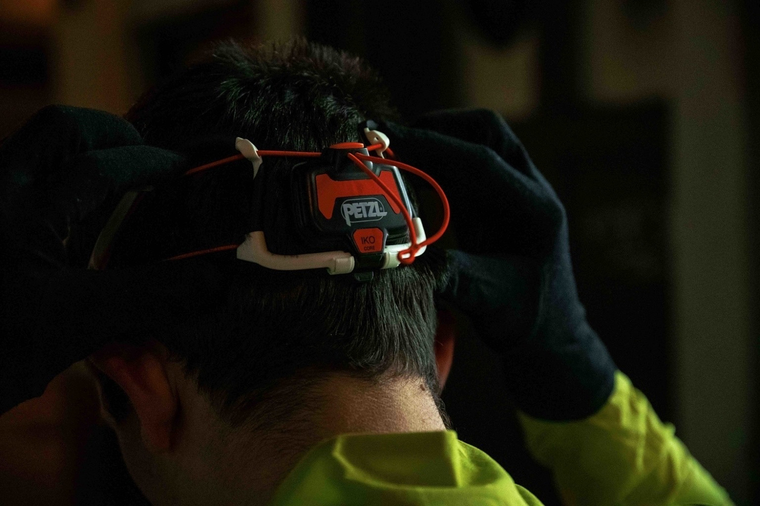 Обзор на фонарь Petzl IKO CORE 